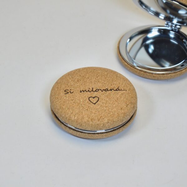 zrkadielko-reklama-2-scaled-1.jpg Si milovaná...